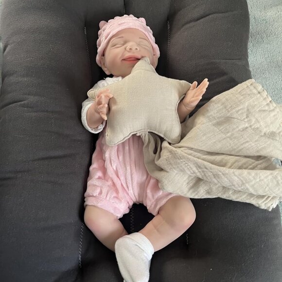 🆕18Inch Realistic Full Body Silicone Reborn ivory White Baby Girl Smiling Dolls - Picture 1 of 12